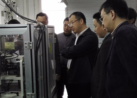 杨齐总裁到新华丽江分公司调研